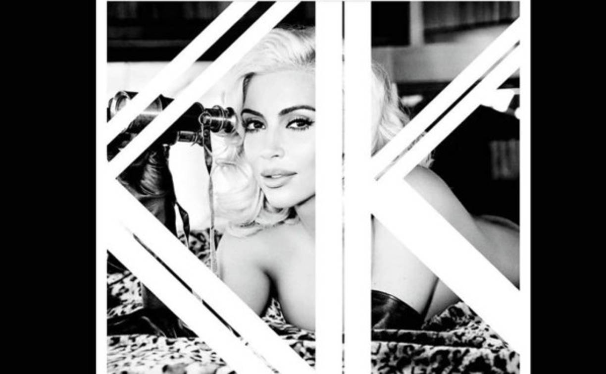 En el amor y en la guerra todo vale, autorretratos enseñando cacho incluidos.