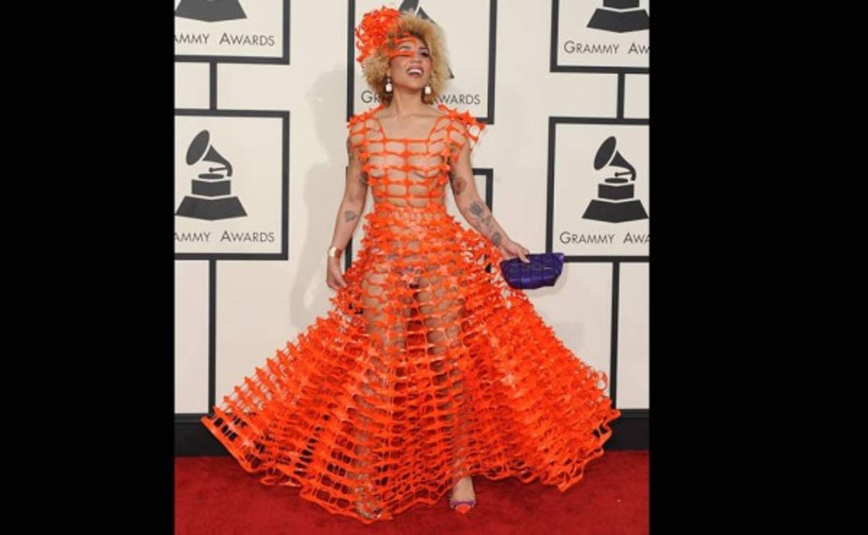 La artista sólo cubrió sus partes íntimas y enseñó su cuerpo sin complejo.