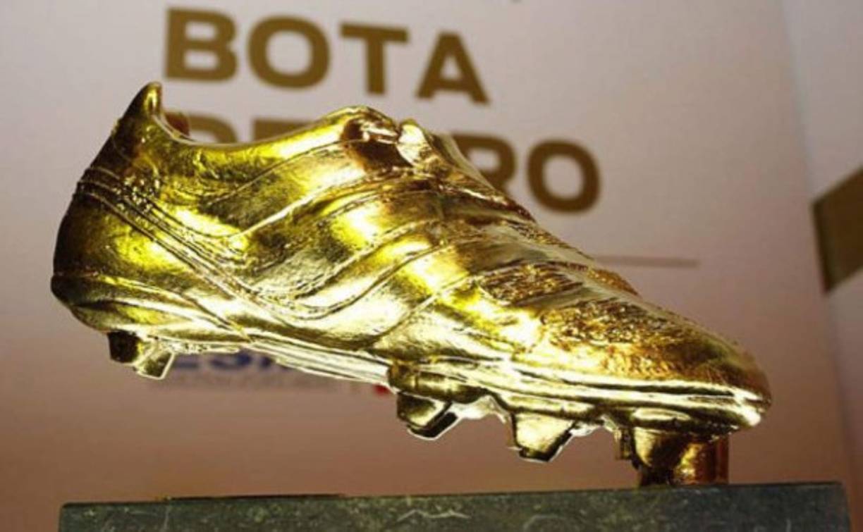 La Bota de Oro es un trofeo que se le otorga al mayor goleador de las ligas europeas de máxima categoría. A falta de un par de jornadas para concluir las ligas, hay una gran disputa e inclusive Cristiano Ronaldo ya fue superado.