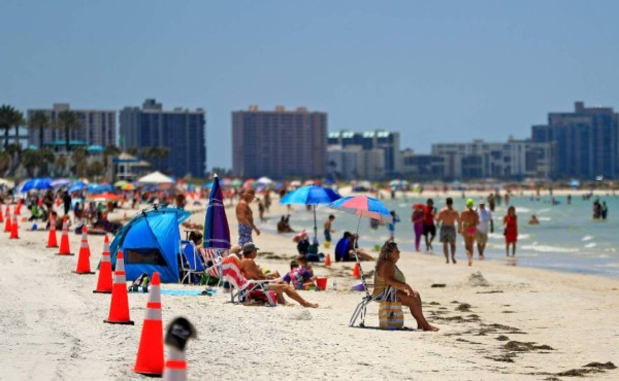 La reactivación está siendo gradual y cada estado está dictando sus propias reglas sobre qué negocios reabrir, en qué condiciones, y cuáles mantener cerrados. Uno de los estados que inició su reapertura es Florida.