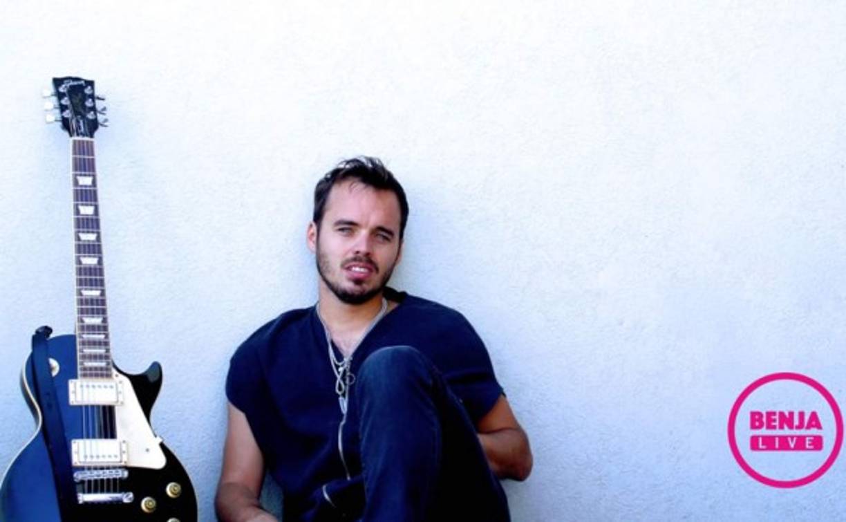 El actor participó en algunas de las más comentadas series y novelas argentinas de los últimos tiempos, entre ellas 'Floricienta', 'Lynch' y 'Solamente Vos'. Actualmente está más dedicado a su carrera como solista.