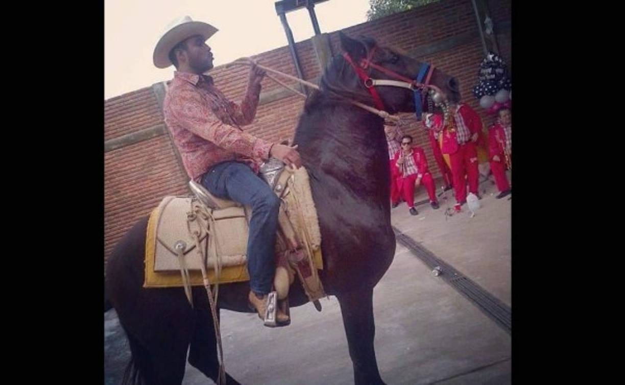 Las carreras de caballos son una de las grandes aficiones del 'Mayito'.