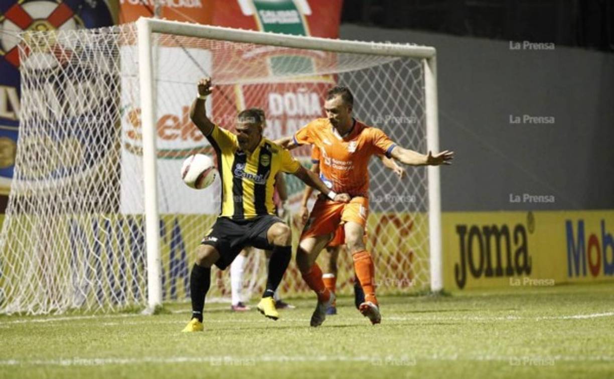 Real España y la UPN empataron 1-1 en el estadio Morazán.