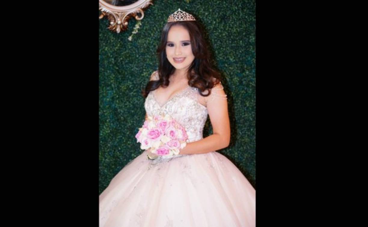 La linda quinceañera Lizzie Amaya.
