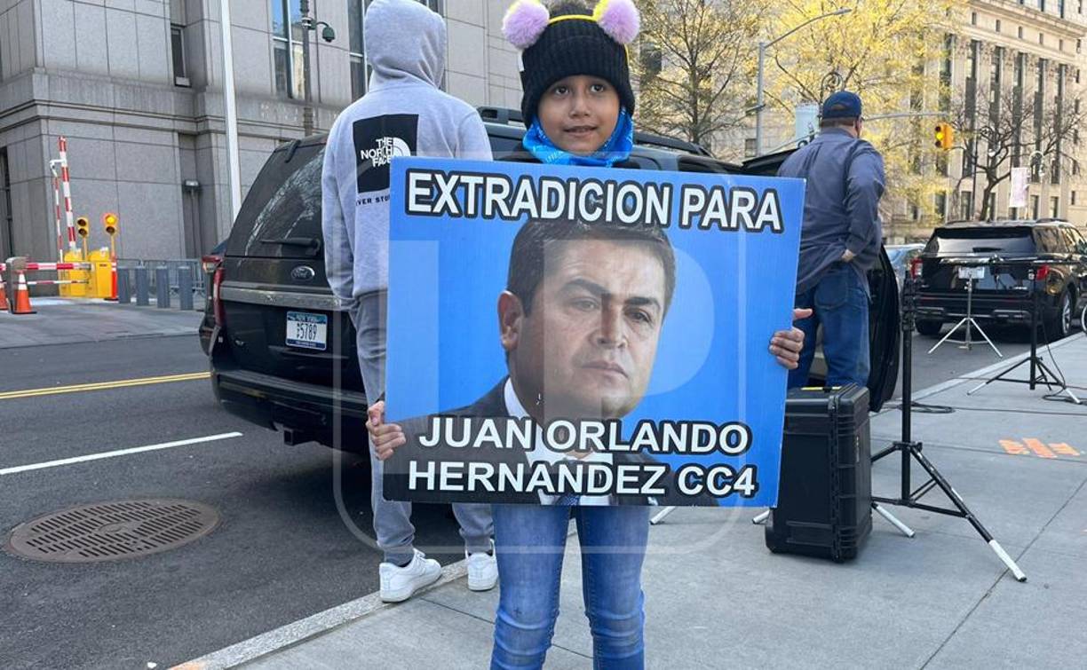 Hernández, de 53 años, está acusado de tráfico de cocaína y uso o porte y conspiración para uso o porte de armas de fuego, que le pueden dejar el resto de su vida en la cárcel.