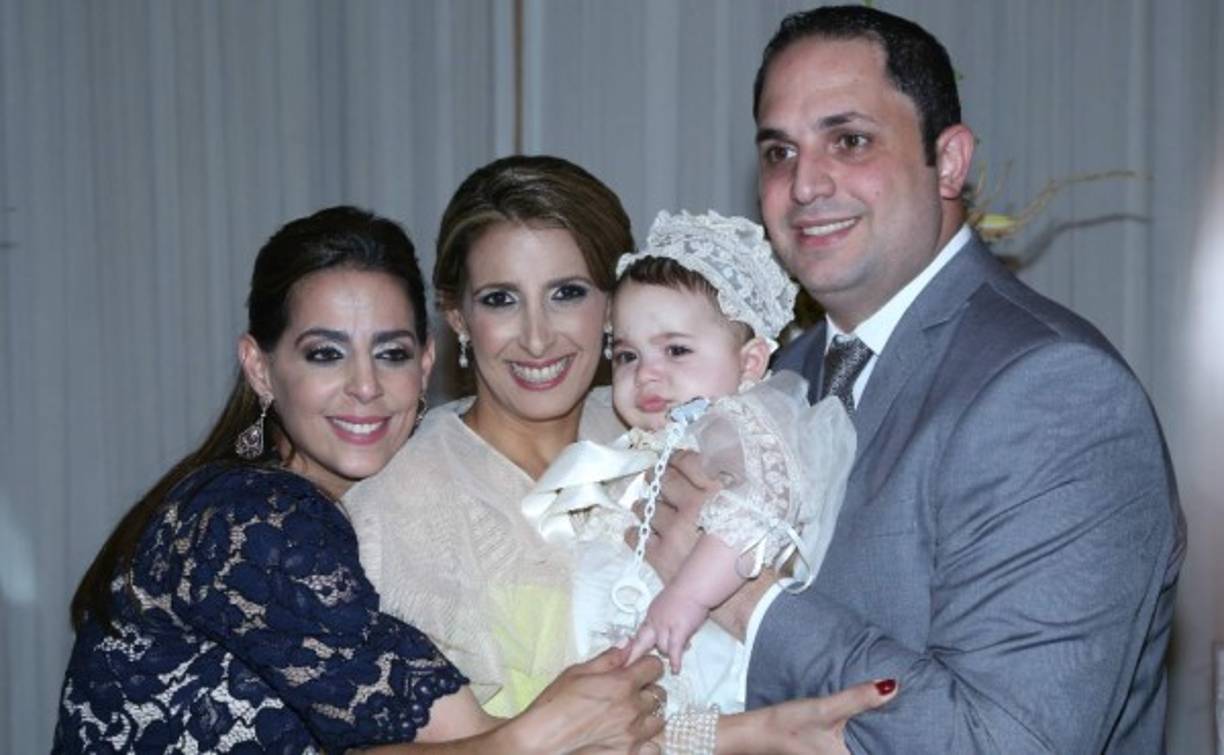 Los esposos Ganineh Mallof bendicen la vida y futuro de Elías, su hermoso primogénito.