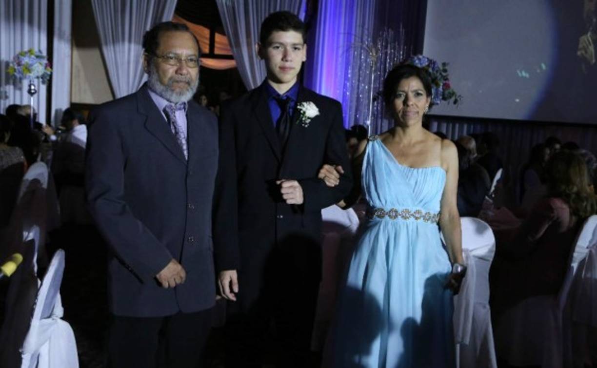 Santiago, José Luis y Alma Garay .