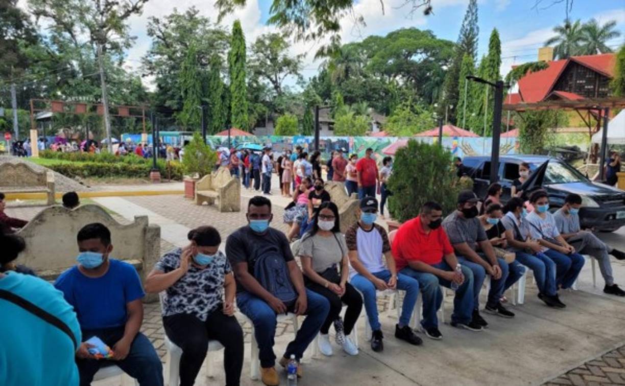 Las vacunas que se están utilizado en estas jornadas de vacunatón son de las farmacéuticas Pfizer, AstraZeneca y Moderna.