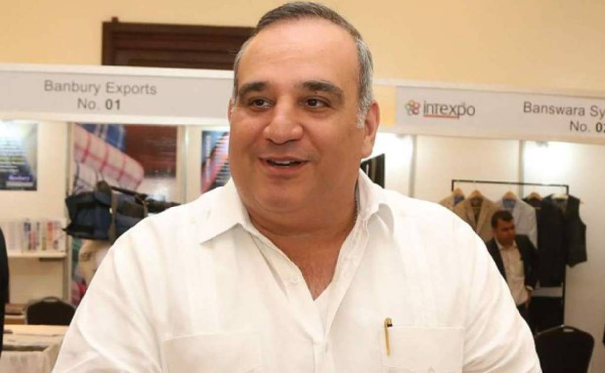 El exministro Regalado firmó los convenios con las fundaciones y por ello se le imputó por lavado de dinero, abuso de autoridad y malversación de caudales públicos. La jueza Lidia Álvarez le dictó formal procesamiento y prisión por abuso de autoridad (3 a 6 años de prisión), fraude (6 a 9 años de prisión) y malversación de caudales públicos (6 a 12 años).