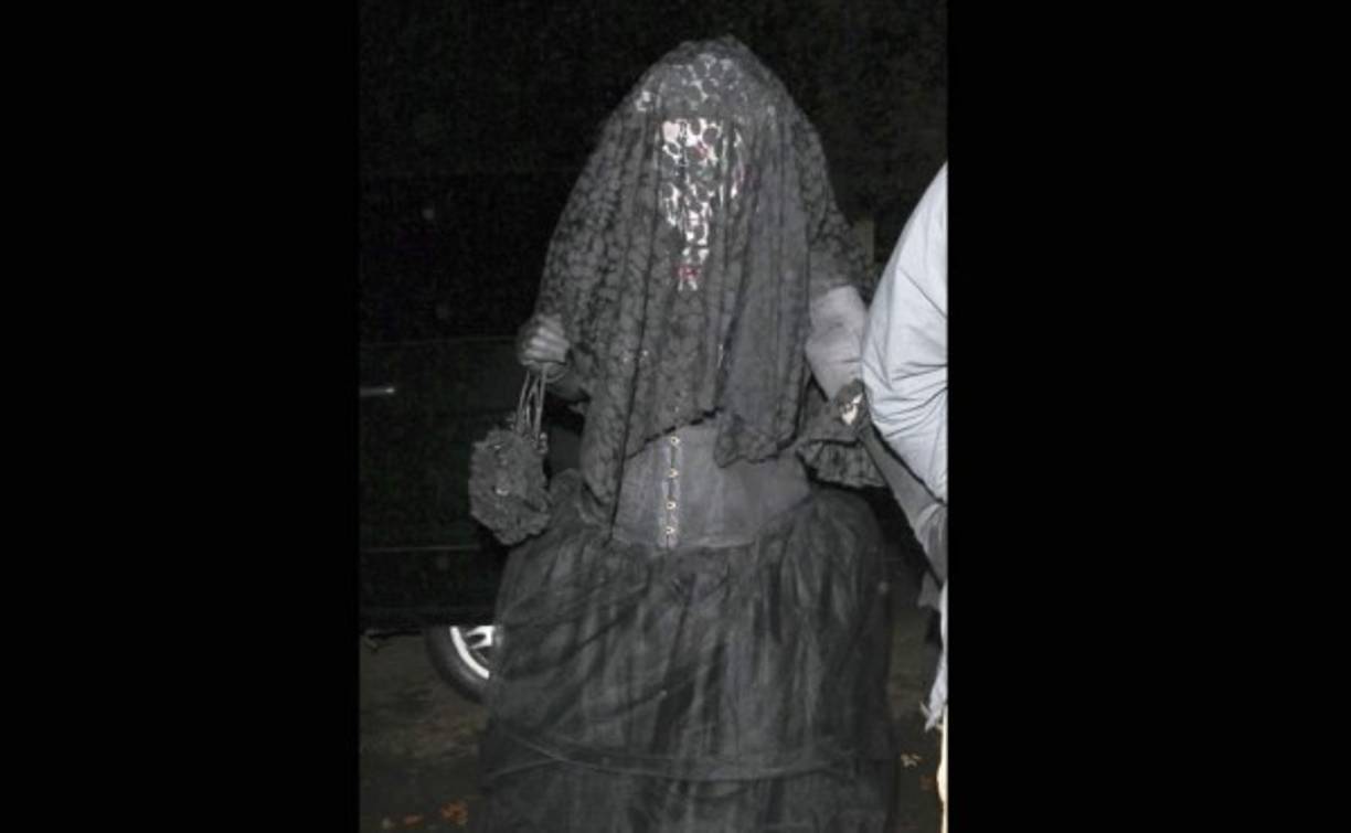 ¿Quién es esta terrorífica dama? Es nada más y nada menos que la cantante Adele.