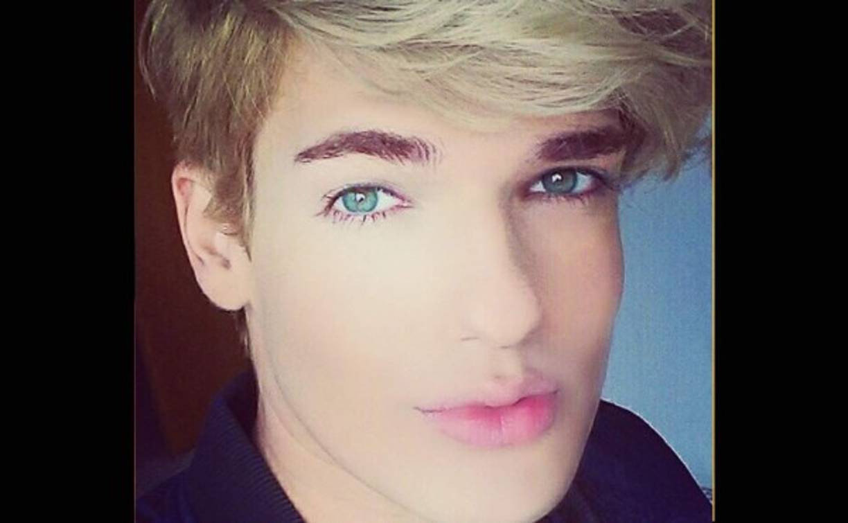El brasileño de 20 años, fue muy conocido en el mundo por ser uno de los grandes admiradores del muñeco Ken (el novio de Barbie).