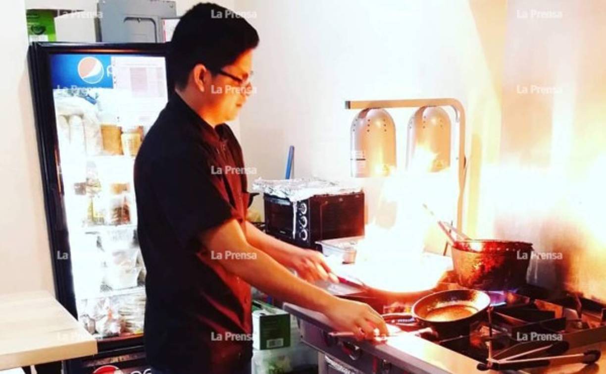 Según compañeros de trabajo, era un emprendedor entusiasta que preparaba deliciosas recetas que ofrecía en el centro de emprendedores de San Pedro Sula, llamado El Bazar del Sábado.