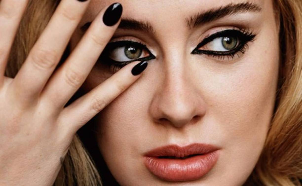 Muchos son los que se han atrevido a afirmar en redes sociales que Adele ha llegado a perder más de 60 libras desde 2013 –sí, en solo dos años–.