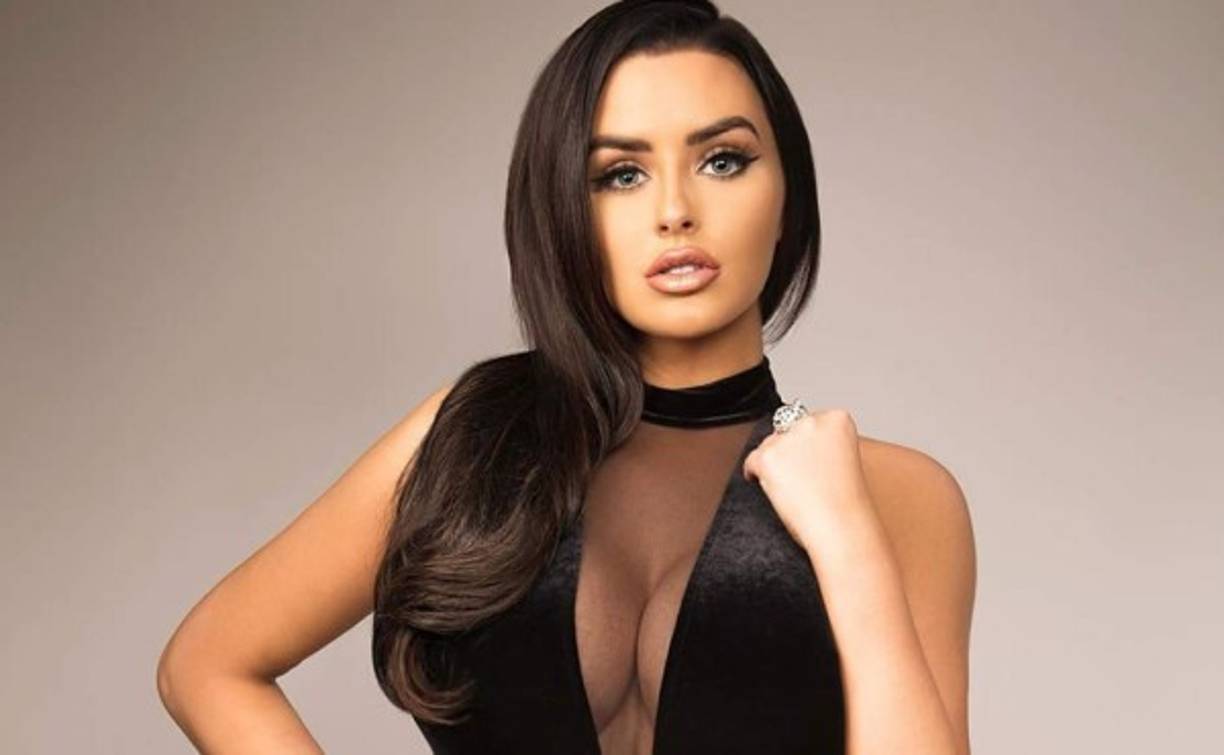 Abigail Ratchford logró conquistar el mundo de las redes con un estilo propio y una silueta difícil de igualar, ahora vive de la marca personal que ha creado en esas plataformas.<br/>Con sus casi 8 millones de seguidores en Instagram, la influencer logra lucrarse con cada post.