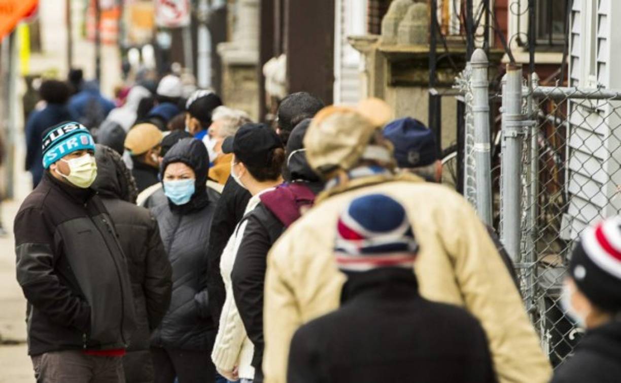 El nuevo modelo asegura que 134,000 personas morirán de la enfermedad, en contraste con las 72,433 de su estimación anterior. El modelo más optimista había proyectado 60,000 muertes, cifra que ya fue superada la semana anterior.