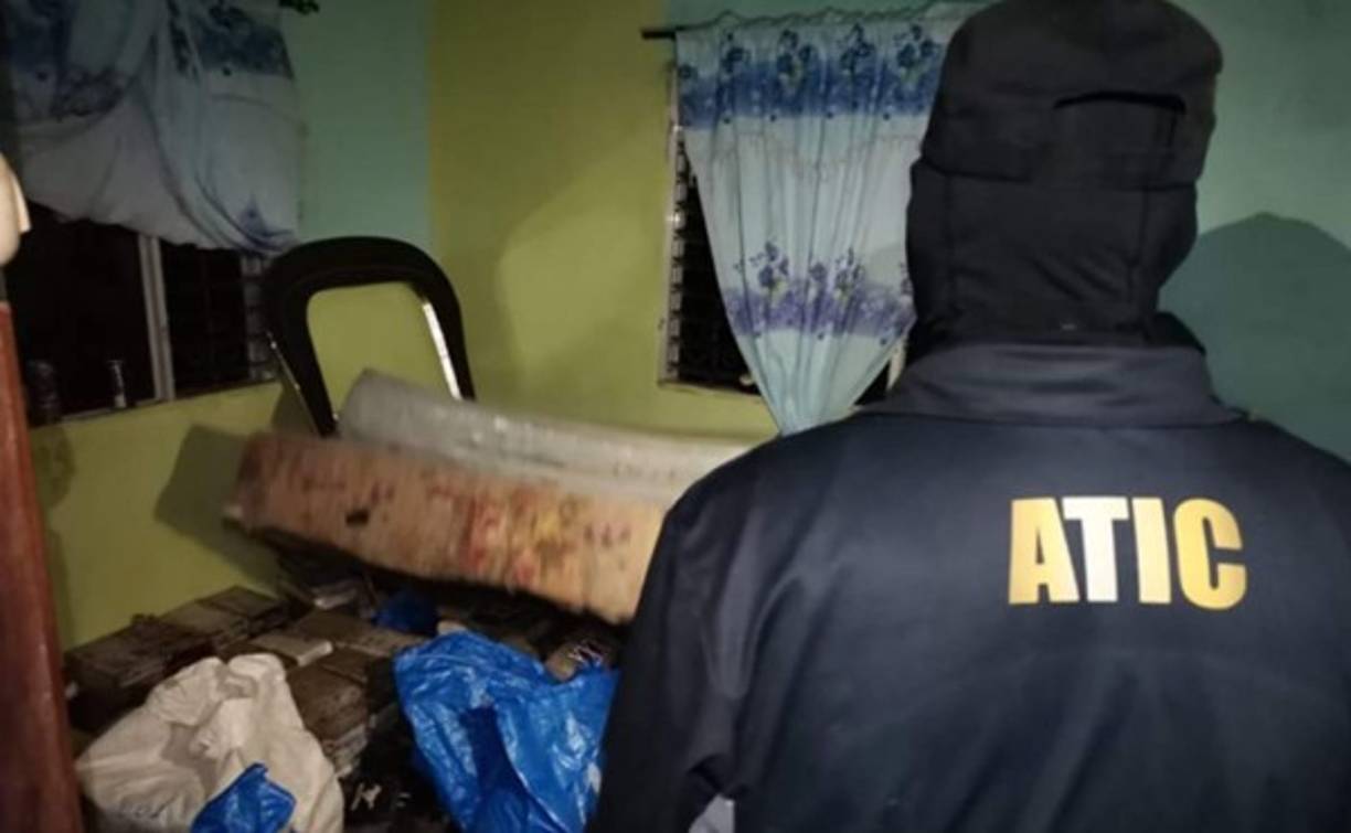 Al momento del hallazgo no se encontraban personas en la casa de habitación que era usada como almacén de droga.