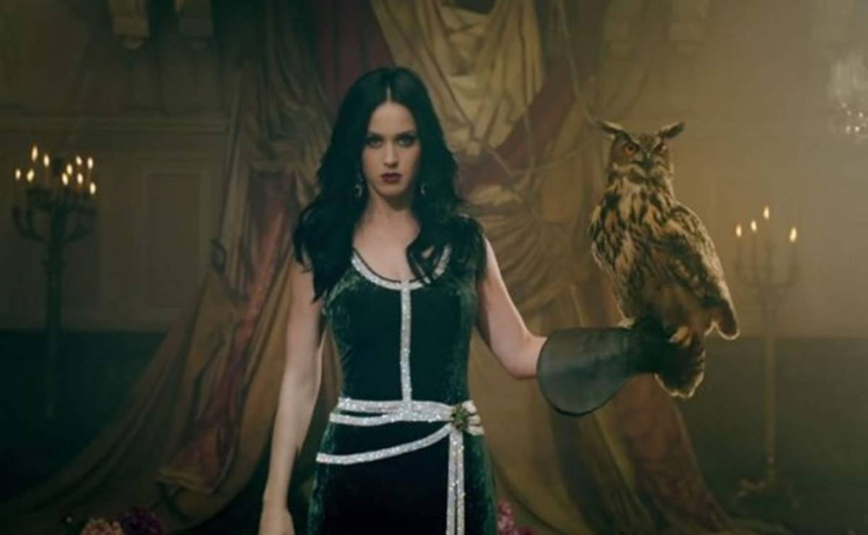 Algunos creen ver en los videos musicales de Katy Perry simbología que la hace ser una Illuminati.
