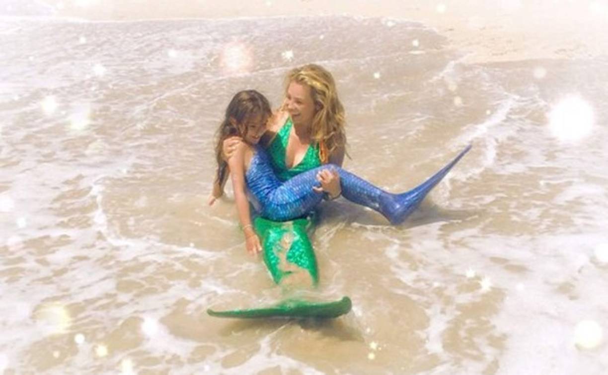 “Nada más fantástico que cumplirle los sueños a nuestro hijos”, escribió la intérprete de “Por lo que reste de vida” en el pie de una foto que divulgó el pasado jueves en su cuenta de Instagram. “Ella quería que fuéramos sirenas”.