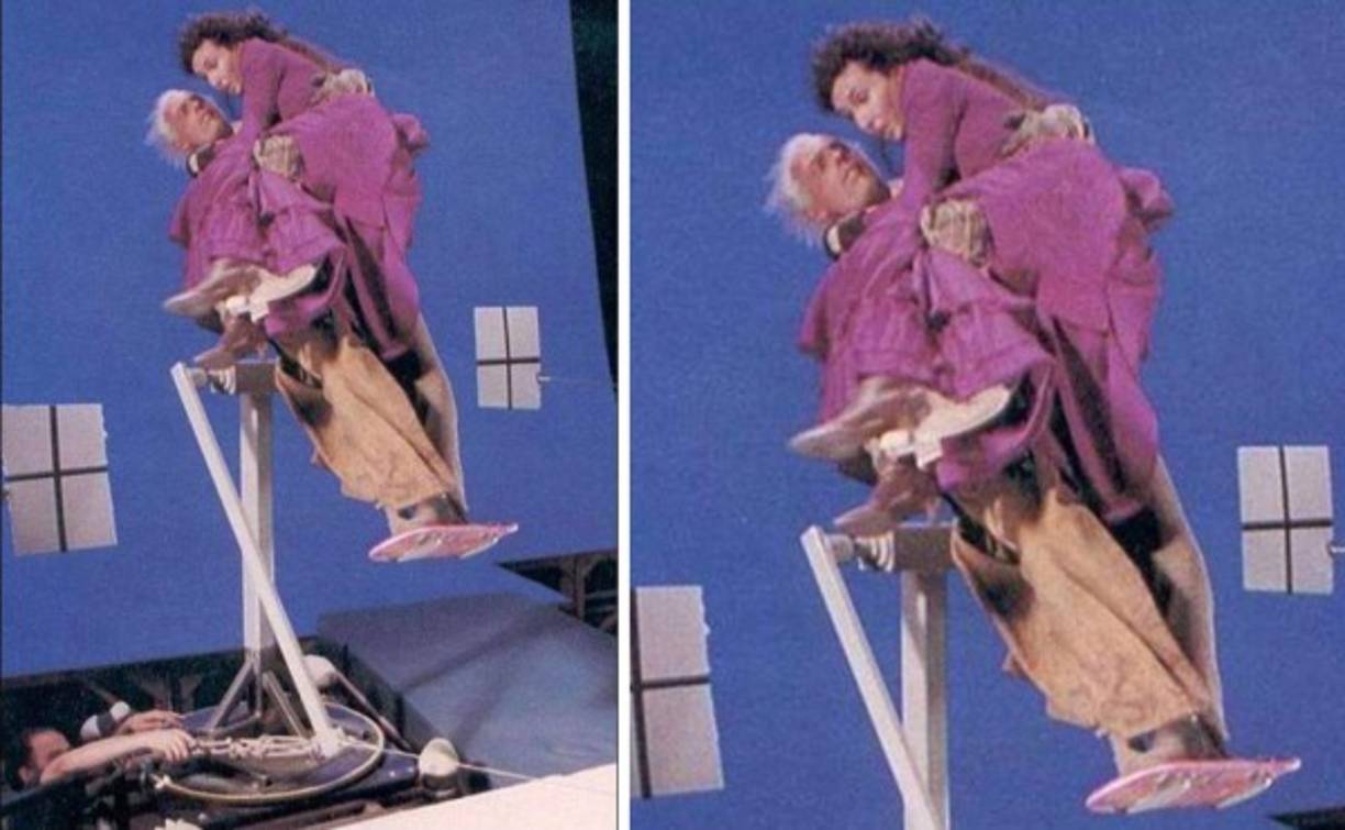 El ingenioso profesor Doc Brown cargando en brazos a Clara Clayton.