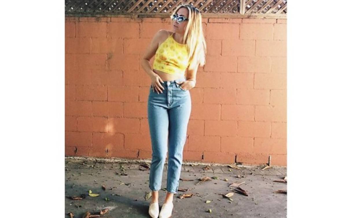 Brandi Glenn Cyrus desde hace algunos años sale con Zach Hall, músico del grupo Five Knives.