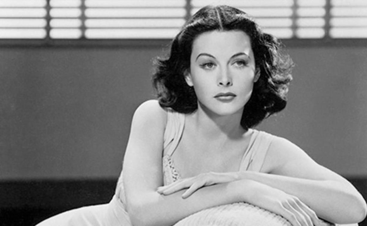 Hedy Lamarr: Ese sistema se conoce hoy como 'salto de frecuencia' que se utiliza en las comunicaciones inalámbricas, en las redes wifi y las de los celulares.
