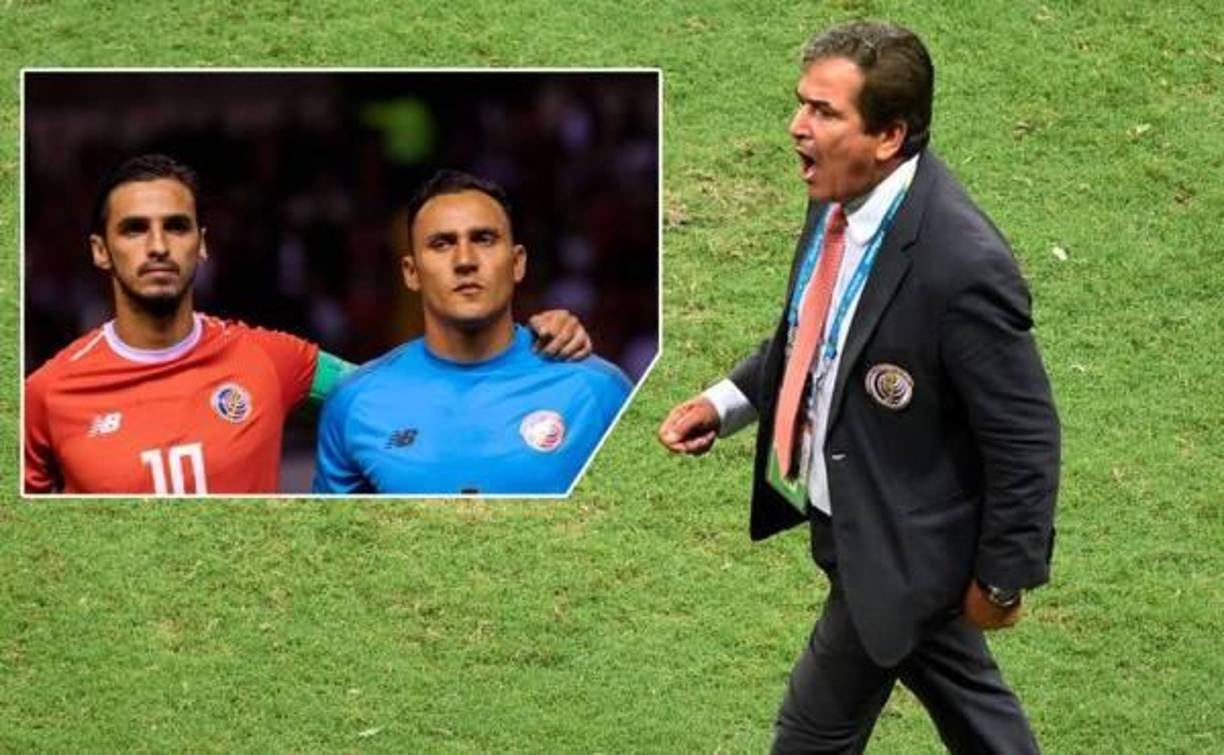 Keylor Navas y Bryan Ruiz tuvieron enfrentamientos con Jorge Luis Pinto ya que el seleccionador no les daba permiso de irse a fiestas con sus parejas. 