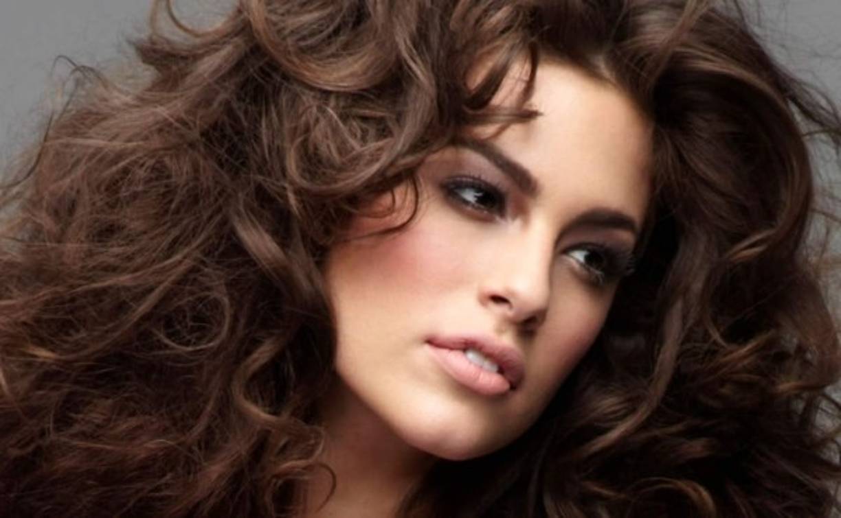 Ashley Graham será la primera modelo de tallas grandes que aparecerá en este especial, aunque lo hará en un anuncio y no en uno de sus famosos editoriales de moda.