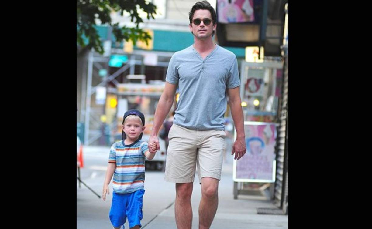 El actor ha dicho que criar a sus tres hijos junto a su esposo, el publicista Simon Halls, ha cambiado todo.