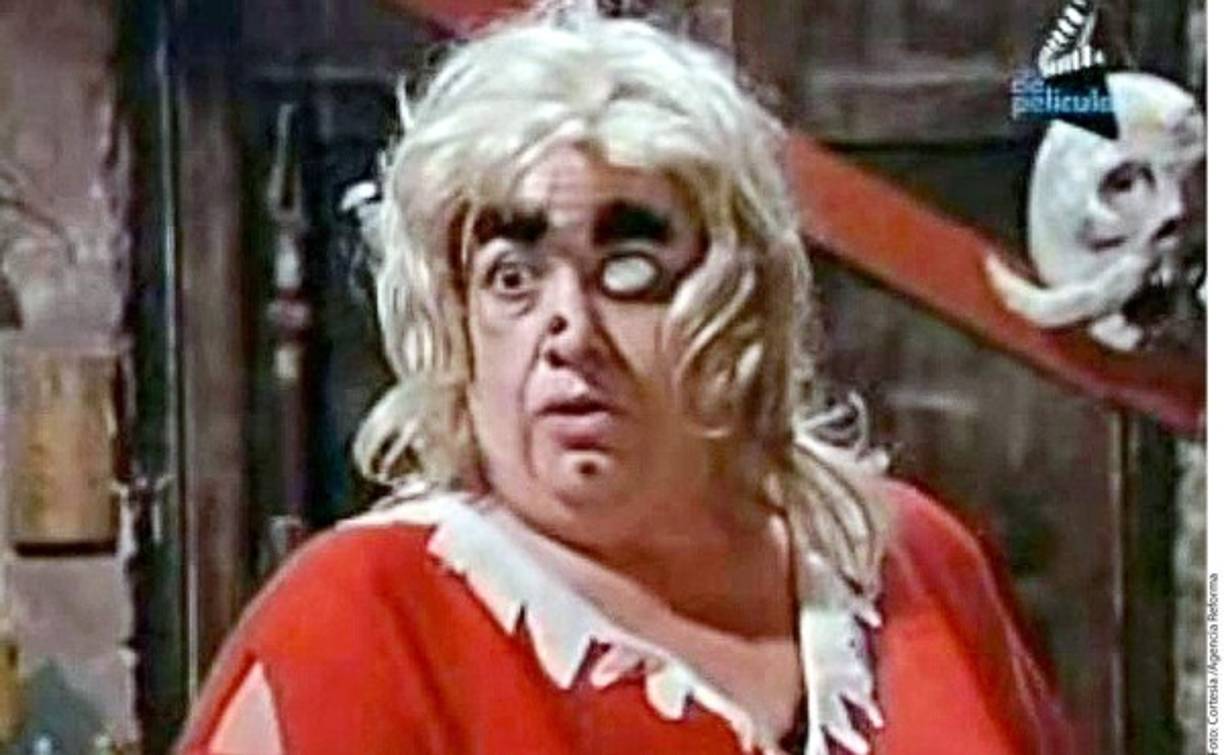 En los años 80, Evita Muñoz triunfó con dos películas de la bruja Hermelinda Linda.<br/>