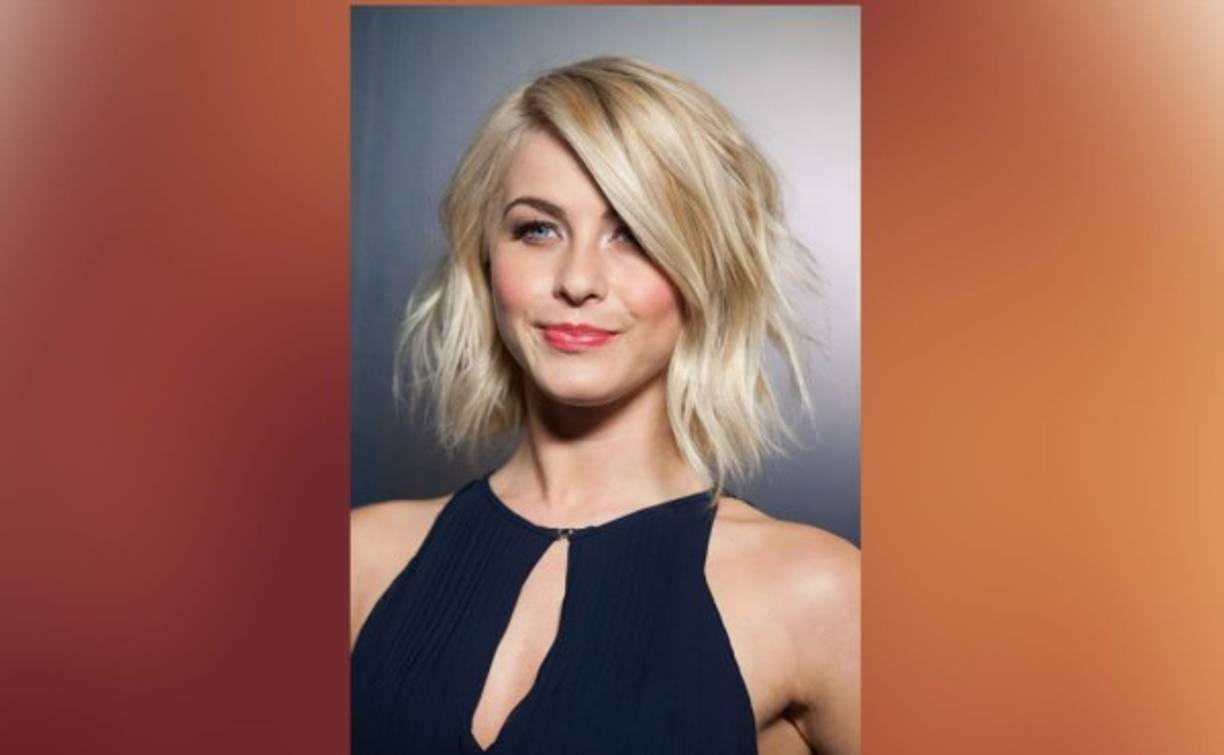 Un Bob con influencia Mullet, puntas degradadas, peinadas hacia afuera y fleco largo.