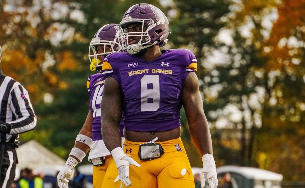 El ex liniero defensivo de la Universidad Albany, que iba a ser drafteado en la NFL la próxima semana, ha fallecido a la edad de 25, anunció la escuela.