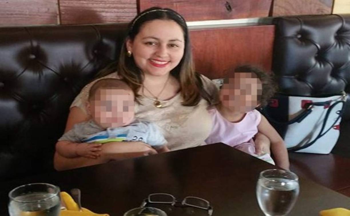 Luego de mirar a su pareja tirada en el suelo, él supuestamente decidió quitarse la vida.