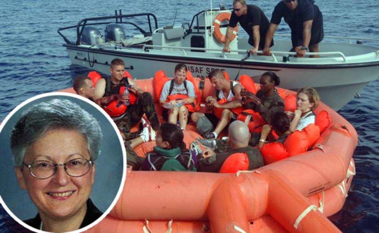 La Libertad, 22 de febrero de 2015<br/>La Cruz roja Salvadoreña llevó a cabo la edición 51 de la Prueba del 'Paso del Hombre', que son 21 kilómetros en el mar, iniciando en el Puerto de La Libertad y culminando en la Playa el Majahual, para seleccionar los socorristas que prestarán servicio en las vacaciones de Semana Santa en 2015.<br/>Foto D1: Cortesía Cruz Roja