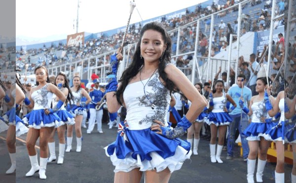 En San Pedro Sula, un total de 33 colegios lucen sus mejores galas para rendir homenaje a su patria.<br/>