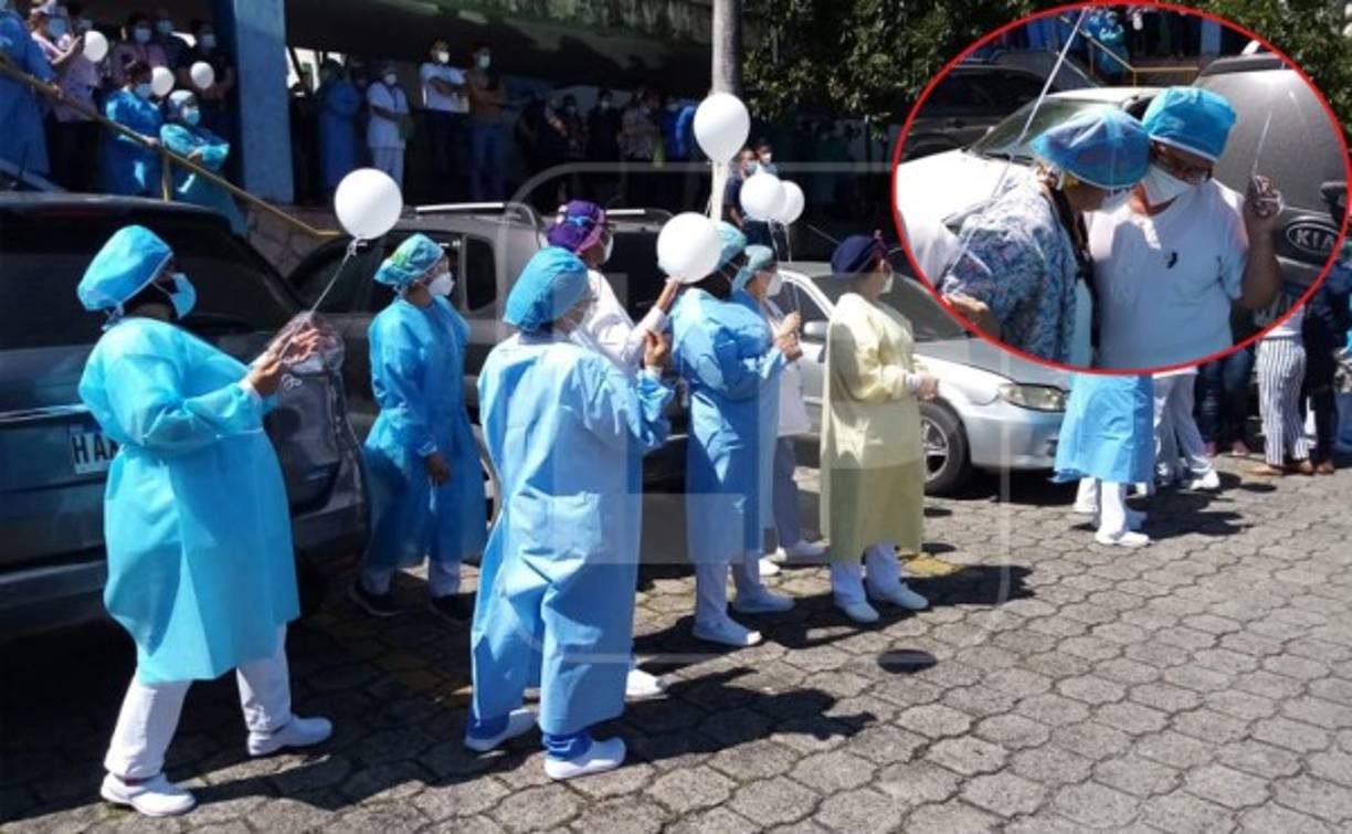 El reconocido doctor Cándido Mejía, víctima del covid-19, siendo despedido con un homenaje.