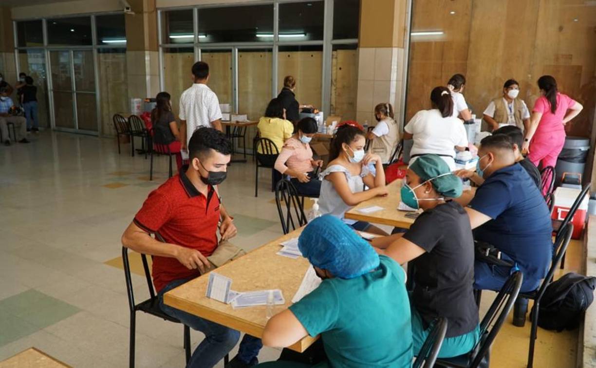 El objetivo es vacunar a la mayor población posible contra el virus. 