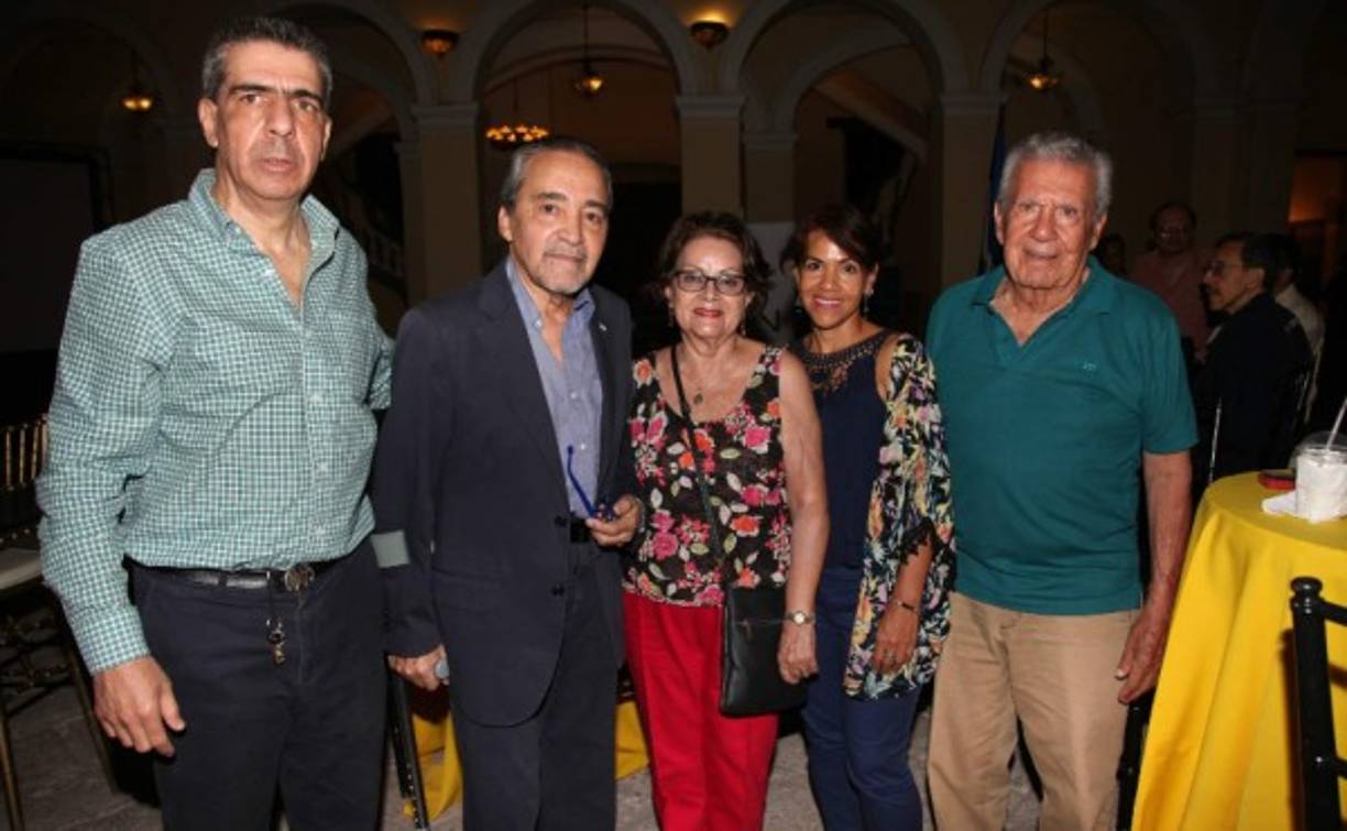 Nick Atala, Luciano Durón, Locha, Karla y Arturo Suárez.