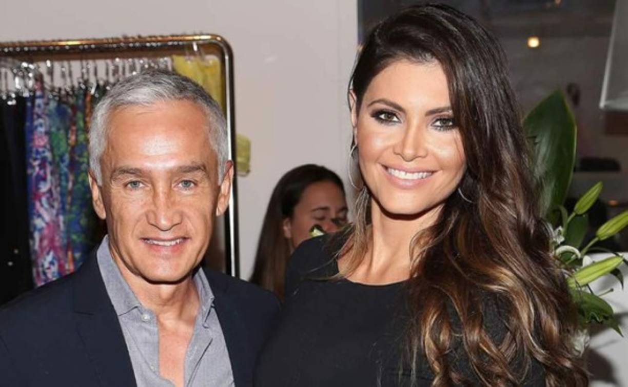 En 2003 fue la antagonista de la telenovela venezolana Cosita Rica de Venevisión.<br/><br/>En 2004 se desempeñó como presentadora invitada en el programa Despierta América, transmitido por la cadena Univisión, así mismo en Sábado Gigante de la misma cadena.