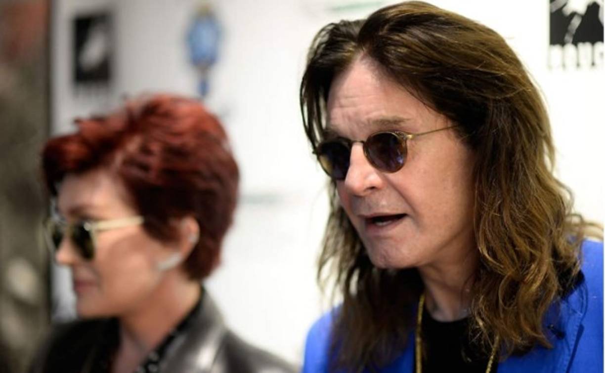 El cantante Ozzy Osbourne logró batir el récord del grito más largo y ruidoso. No obstante el grito no fue de él sino de su público en un concierto en el 2010 en Dodgers Stadium.<br/>