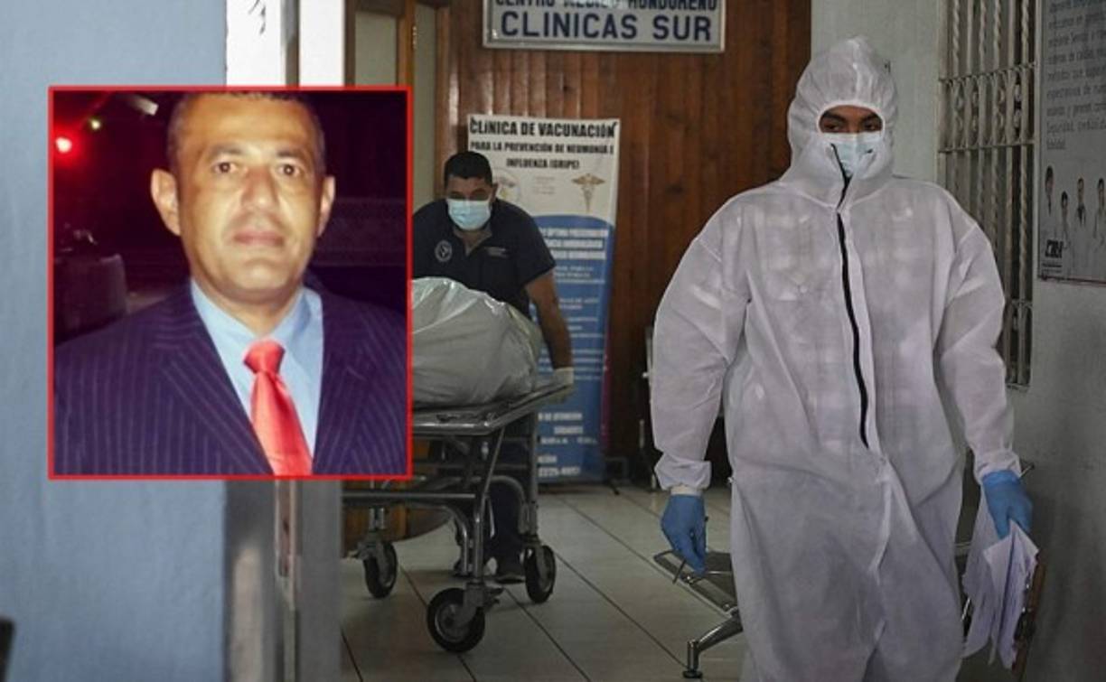 Trabajadores de Medicina Forense llevan una bolsa plástica con los restos del empresario hondureño Wilkin Montalván. Foto AFP