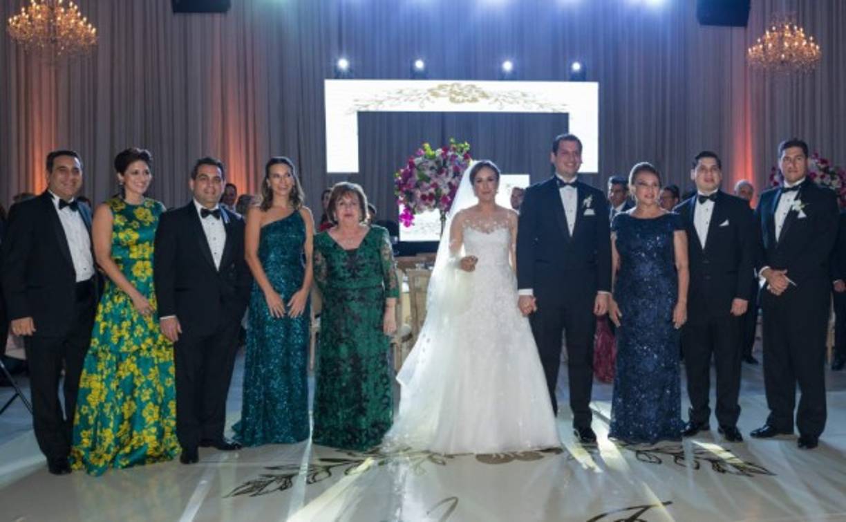 Ambas familias compartieron con alegría.