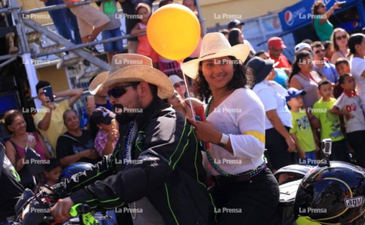 En 1991 la ciudad de La Ceiba celebró su primera feria llamada 'Feria Isidra' en honor de su santo patrón San Isidro Labrador. Foto: Melvin Cubas. <br/>