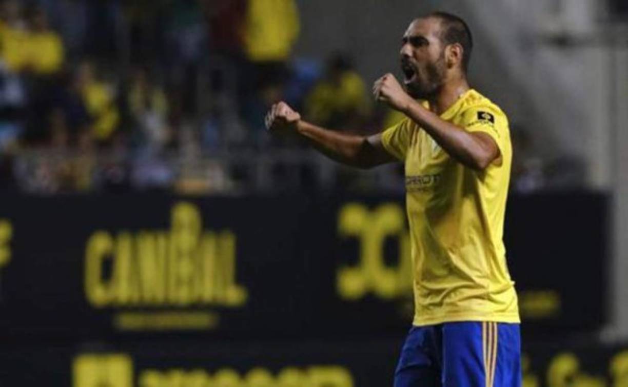 El jugador llegó al extremo de señalar que por el coronavirus piensa mejor en retirarse del fútbol, pese a que tiene toda una carrera por delante. 'Me retiro con 26 años y me voy a mi casa a comerme un bocadillo', indicó.