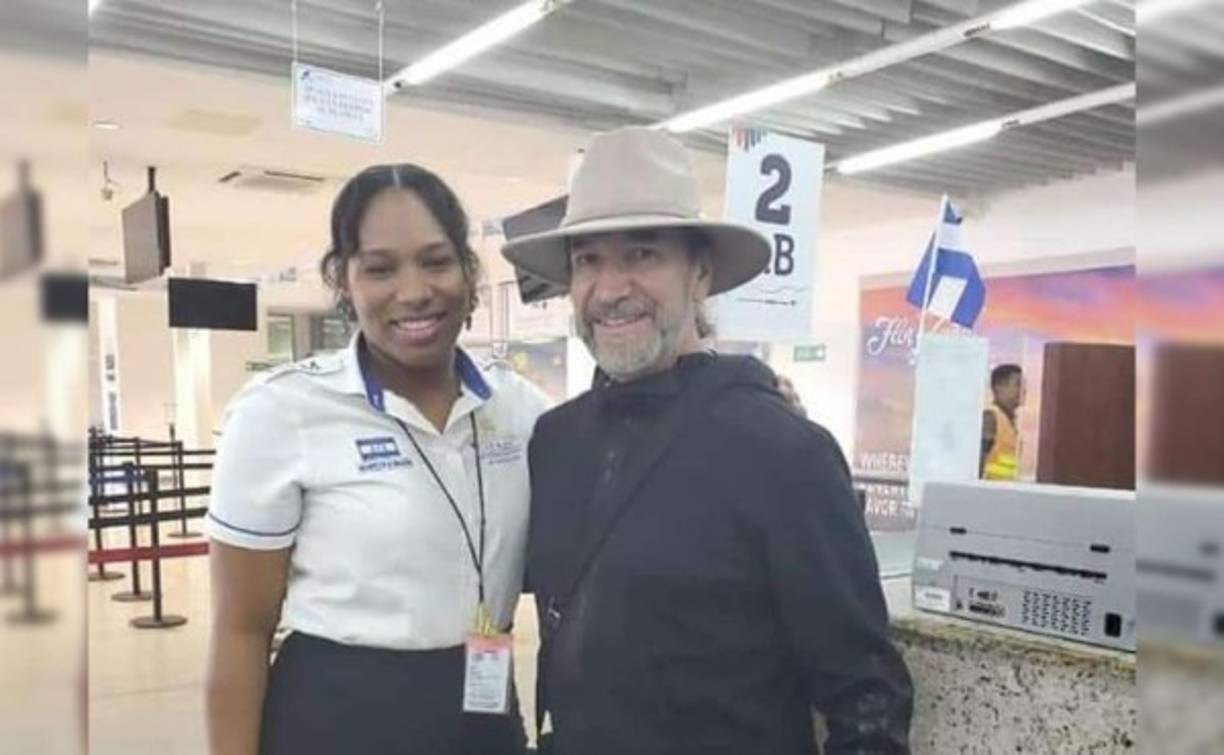 Marco Antonio Solís fue captado llegando al país el lunes 09 de marzo.