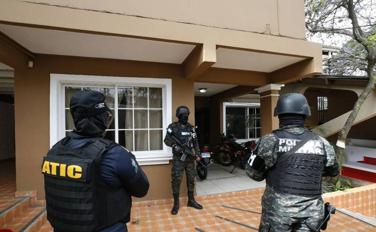 El Ministerio Público comenzó este lunes una acción de privación definitiva de dominio de 83 bienes “de origen ilícito” vinculados a dos altos exoficiales de la Policía Nacional que no han podido justificar más de 3.4 millones de dólares. 