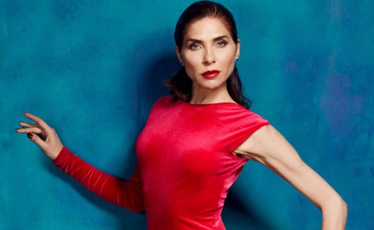 La guapísima actriz argentina Lorena Meritano está lista para despedir el 2019 y lo hace con una sensual fotografía en la que posó semidesnuda.