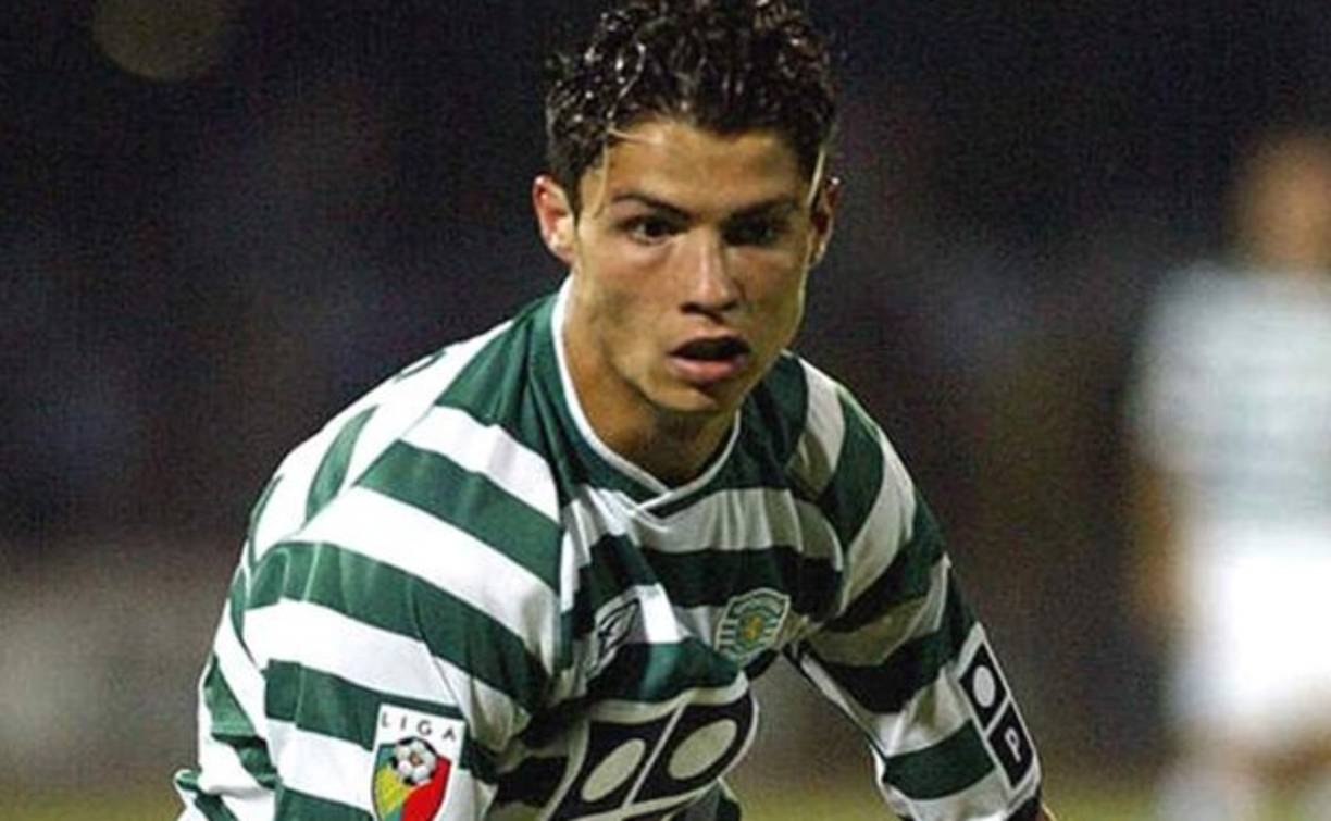 CRISTIANO RONALDO. El Manchester United lo compró al Sporting de Lisboa a cambio de 17,5 millones de euros luego fue vendido al Madrid por 76,5 millones.