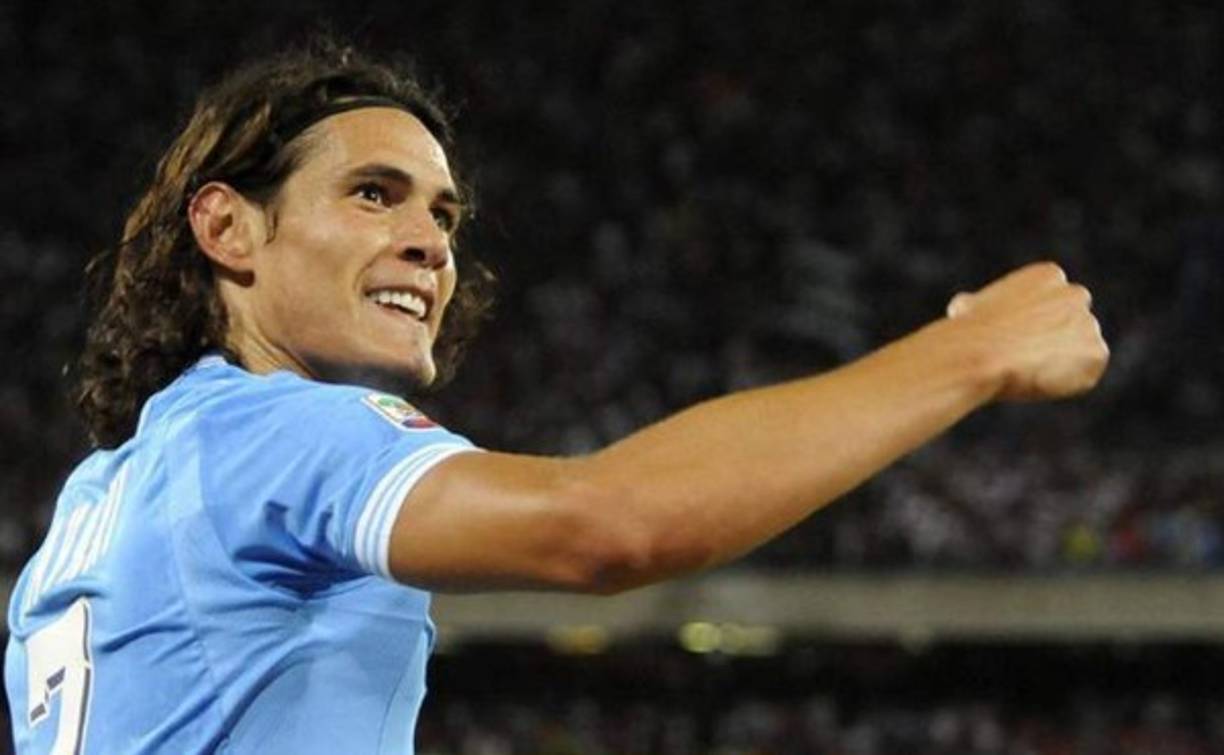 EDISON CAVANI. El Napoli compró el jugador al Palermo por 17 millones de euros y luego le vendió al PSG por 64,5 de euros.