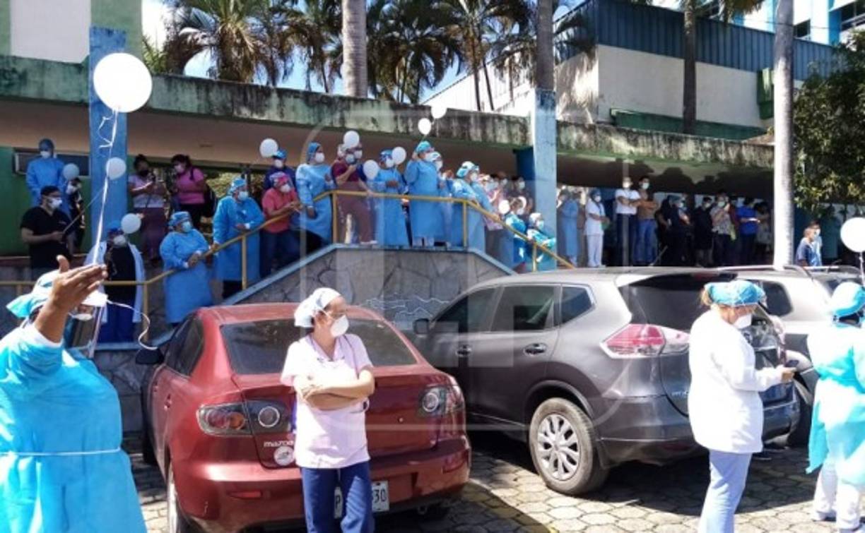 El doctor Cándido trabajó por muchísimos años en el Catarino Rivas, dejando un legado de entrega y pasión entre quienes lo conocieron.