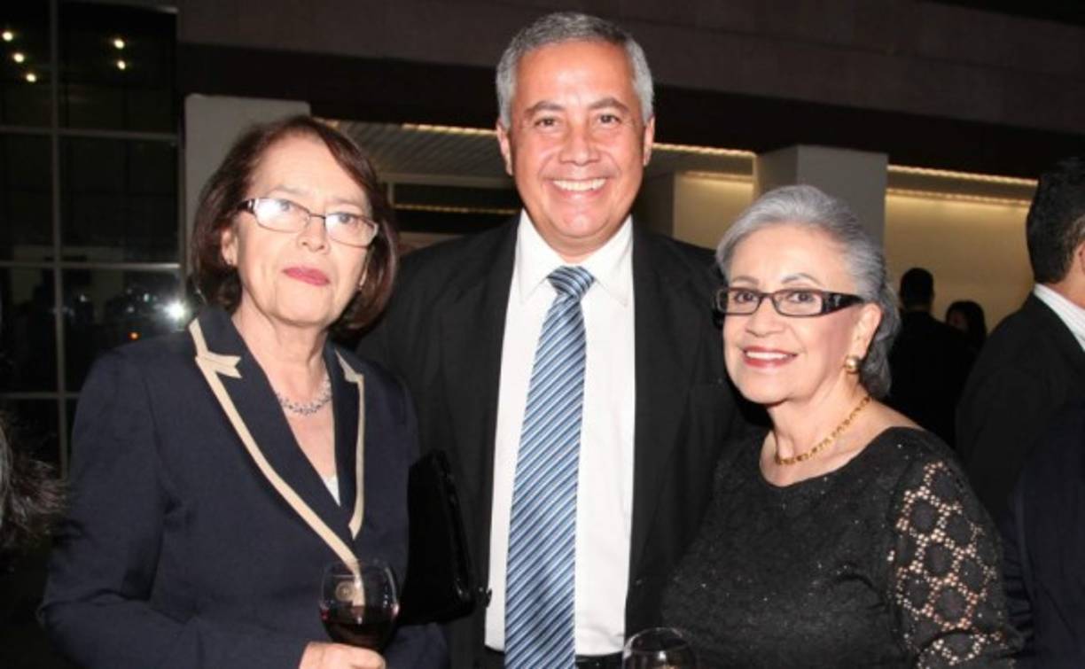 Hilda Muñoz, Hugo Herrera y Flora Duarte.